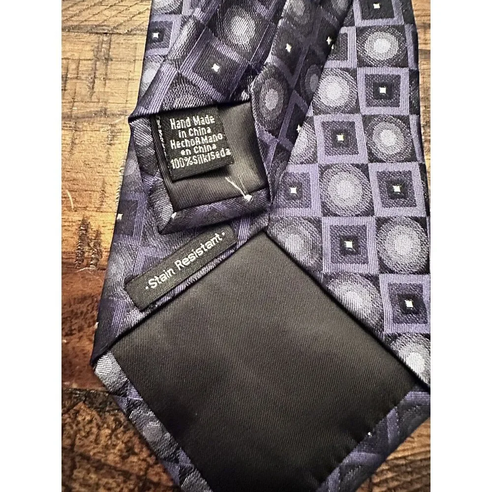 Chereskin Mens Tie 100% Silk Stain Resistant Circle‎ Square Pattern